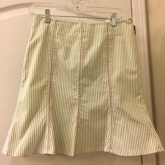 Green and white striped skirt suit size 6P - Picture 5 of 7